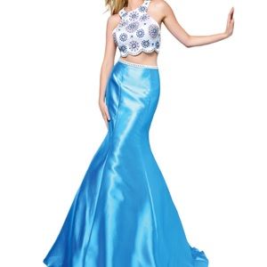- Lucci Lu two piece prom dress. Size 4 blue